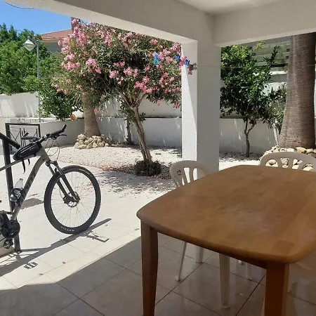 Nero House Semesterbostad Voroklini